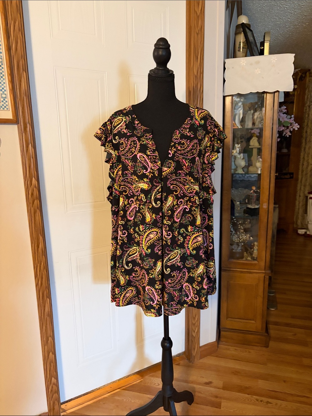 Emily wonder Women’s Black Paisley Flutter Sleeve Blouse - Multicolor